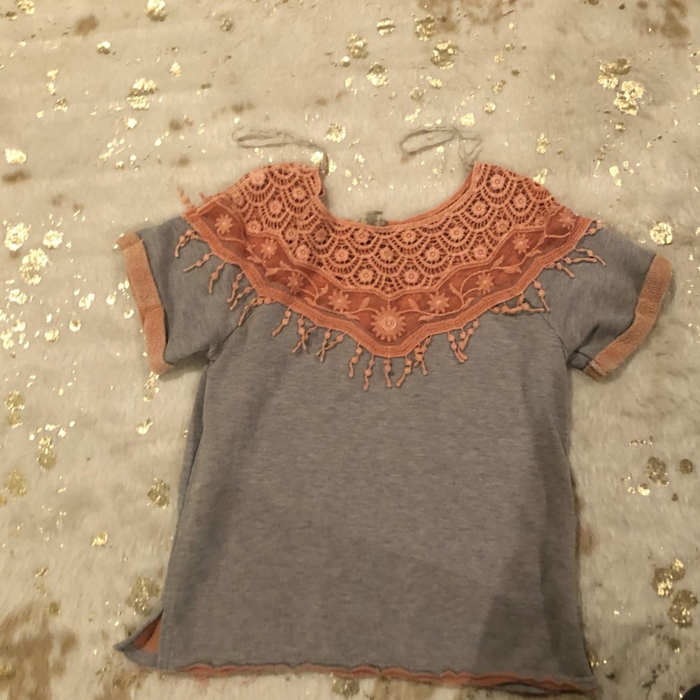 BKE sweater/shirt